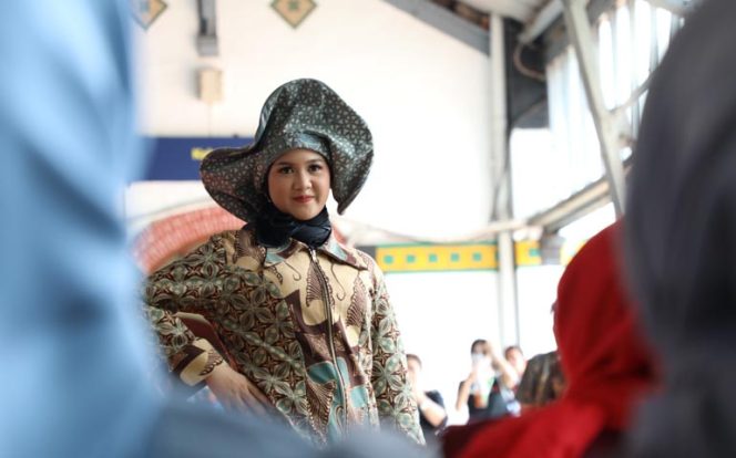 
					Gelaran Modest Fashion 2023 di Stasiun Tawang Jadi Saksi Perkembangan UKM Kriya Jateng yang Modis