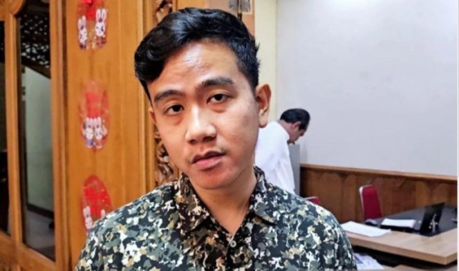 
					Gibran Sebut Ganjar-Mahfud MD Pasangan Lengkap