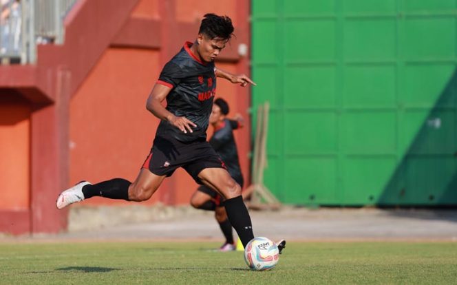 
					Laga Sengit Derbi Jawa Timur: Madura United vs Arema FC, Kedua Tim Sama-sama Perkasa