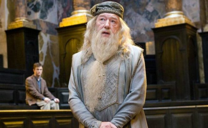 
					Kabar Duka Datang dari Aktor ‘Albus Dumbledore’ di Film Harry Potter