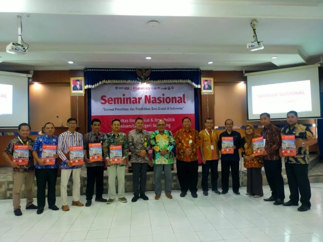 
					Kolaborasi FISIP dengan MGMP dan Asosiasi Guru Lingkup Ilmu Sosial Selenggarakan Seminar Nasional