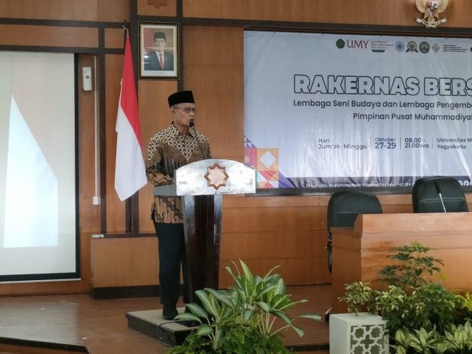 
					Foto : Ketua Umum Pimpinan Pusat Muhammadiyah Prof. Dr. K. H. Haedar Nashir, M. Si membuka rakernas