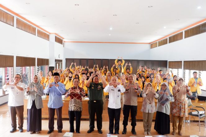 
					KKN UMKU Berlangsung Lancar, Sebanyak 264 Mahasiswa Ikuti Upacara Penutupan