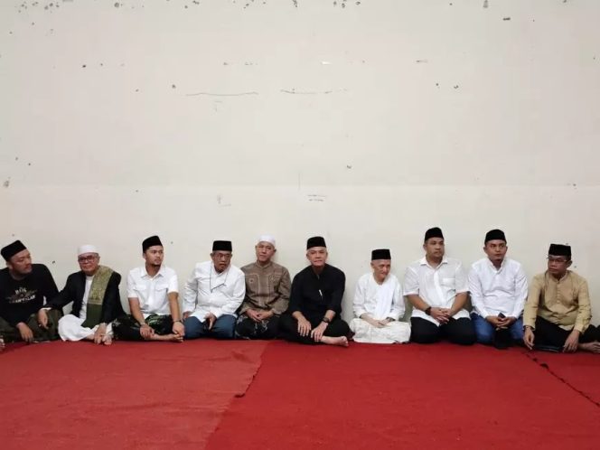
					Temui Ulama dan Santri, Ganjar Cerita Silaturahmi Datangkan Rezeki