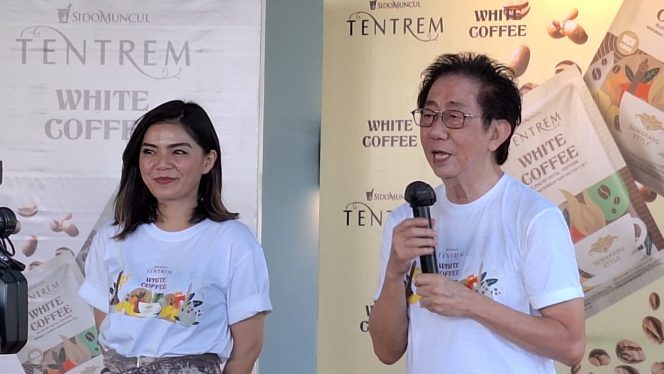 
					Direktur Sido Muncul Irwan Hidayat Meluncurkn Produk Kopi Tentrem White Coffee Didampingi Motivator Merry Riana