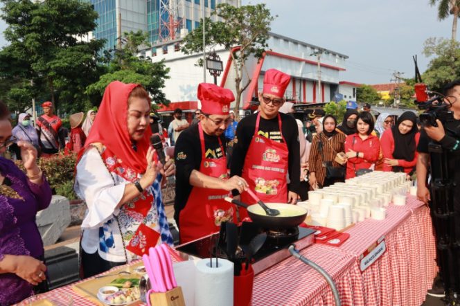 
					Meriah! Lebih Dari 300 Stand Peserta Ikuti Festival Pangan Pendamping Beras “Pisang Legi” di Kota Semarang