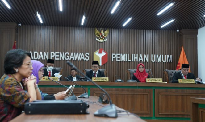 
					Abaikan Putusan MA, Majelis Bawaslu Putuskan KPU Lakukan Pelanggaran Administrasi Pemilu