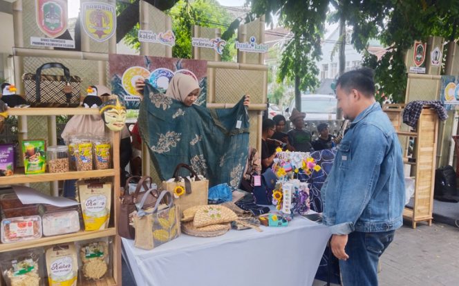
					Tak Kalah Memukau, Dinas Pariwisata Kalsel Tawarkan Sejumlah Destinasi Wisata ke Warga Jateng