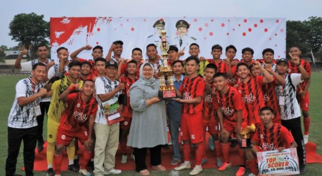 
					Kejurkab Sragen 2023, Tim Putra Kecamatan Jenar Berhasil Raih Juara 1 Volley Ball