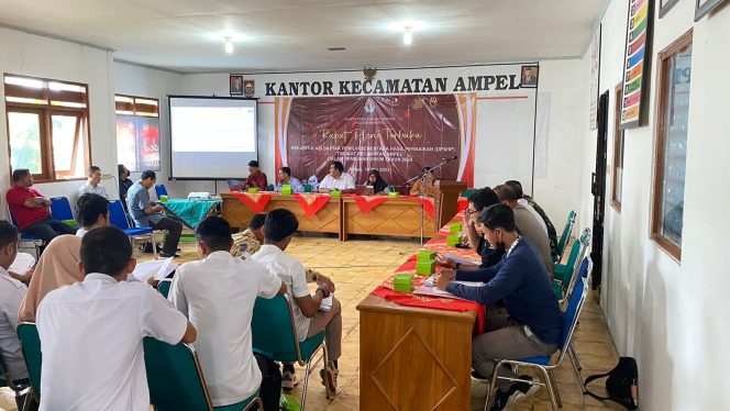 
					Foto doc/Bawaslu Jateng
BERTEMU WARGA : Badan Pengawas Pemilu (Bawaslu) di semua tingkatan ikut aktif memastikan hak pilih warga terdata dalam Pemilu 2024 mendatang. 