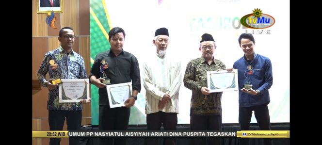 
					Fachruddin, Staf Humas SD Muh PK Kottabarat Menerima Penganugerahan Fachrodin Award 2023