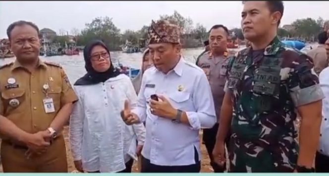 
					Penyerahan Bantuan Sarana Mobilisasi dan Sarana Produksi Garam Rakyat di Kecamatan Kedung