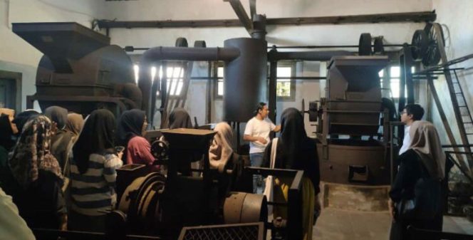 
					Bersama Praktisi ke Dharma Boutique Roastery, Mahasiswa Manajemen UPGRIS Antusias Belajar Bisnis