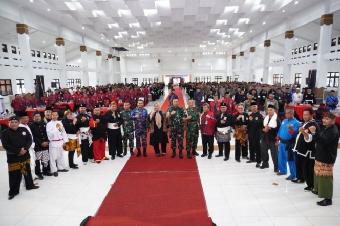 
					Jaga Kondusivitas Pemilu 2024, FKPSS Sragen Gelar Rampak Silat Kebhinekaan