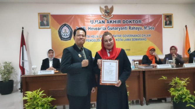 
					Luar Biasa! Raih IPK Sempurna 4.00, Mbak Ita Selesaikan Program Studi Doktor di Undip