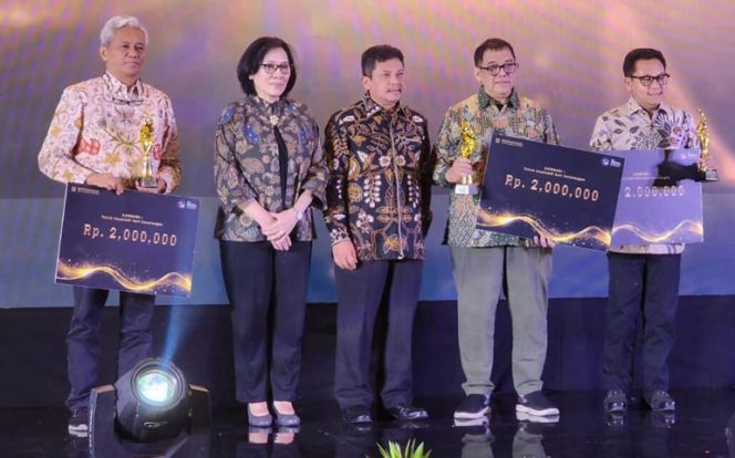 
					Anugerah Tokoh Inspiratif dari BPJS Kesehatan Diperoleh Kadinkes Purbalingga