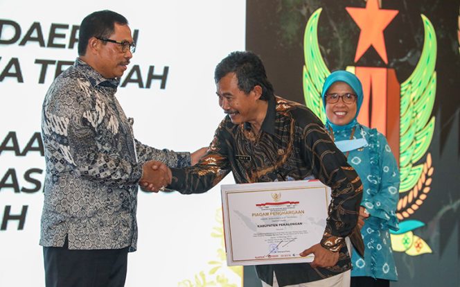 
					Dinilai Peduli HAM, Pj Gubernur Jateng Beri Penghargaan untuk 34 Daerah