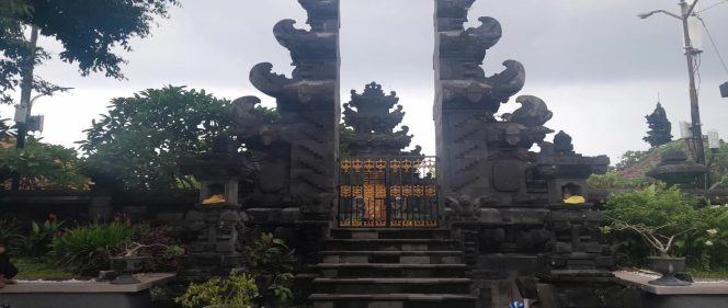 
					Pura Agung Giri Natha: Perpaduan Wisata, Tempat Ibadah, Toleransi, dan Budaya Bali