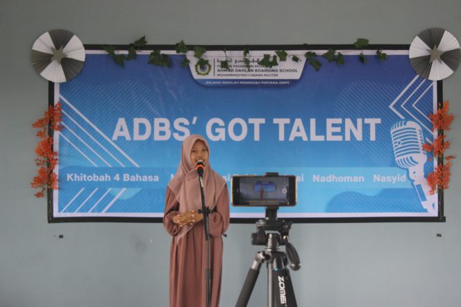 
					Pidato 4 Bahasa Memukau dalam Acara “ADBS Mencari Bakat” di SMP Ahmad Dahlan Boarding School