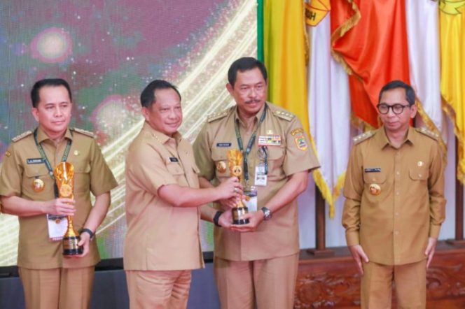 
					Ciptakan 204 Inovasi di 2023, Pemprov Jateng Terima Penghargaan dari Kemendagri