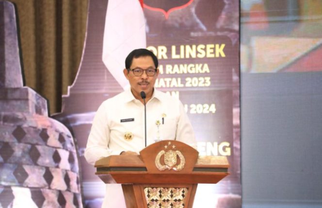 
					Memasuki Libur Nataru, Nana Sudjana Minta Masyarakat Waspadai Covid-19