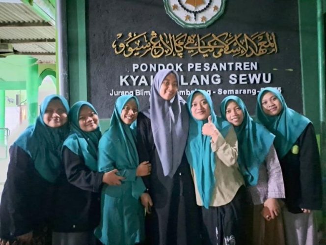 
					Kisah Menarik Kehidupan Mahasiswa Santri, Antara Bangku Kuliah dan Pondok Pesantren