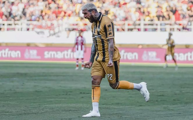 
					Akhiri Musim Kompetisi, Dimitrios Kolovos Targetkan Dewa United di Posisi Lebih Tinggi