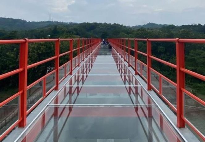 
					Walikota Semarang Pastikan Jembatan Kaca di Banyumanik Belum Beroperasi pada 2024