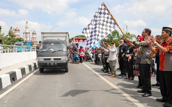
					Pj Gubernur Jateng Resmikan Jembatan Ganefo Sragen, Permudah Akses Perekonomian Masyarakat