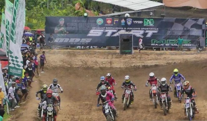 
					Sebanyak 108 Crosser Antusias Ikuti Kejuaraan Motocross di Temanggung