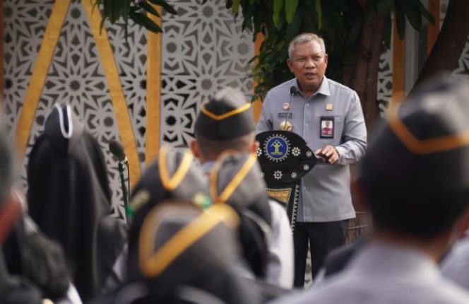 
					Kakanwil Kemenkumham Jateng Gaungkan Ikrar Netralitas ASN saat Apel Persiapan Pelaksanaan Kinerja 2024