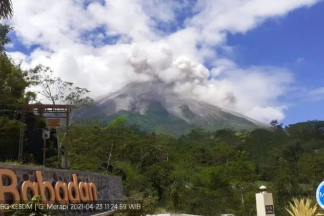 
					Gunung Merapi pada Level Siaga, BPPTKG Imbau Masyarakat Tak Lakukan Aktivitas di Daerah Potensi Bahaya