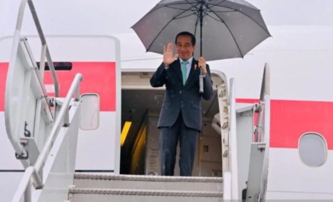 
					Jokowi Respon Niat Mahfud MD Mundur dari Kabinet Indonesia Maju