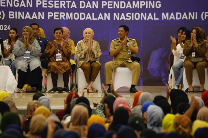 
					Nana Sudjana Menilai Program Mekaar PNM Mampu Tingkatkan Perekonomian Jateng