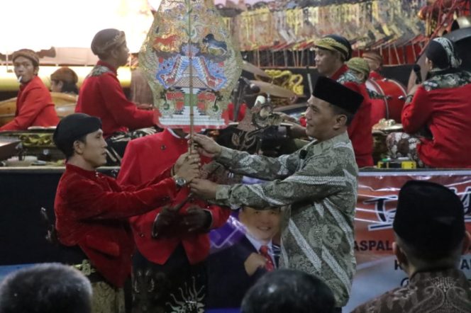 
					Nguri-uri Kesenian Wayang Kulit, Sumanto Kumpulkan 45 Dalang di Karanganyar