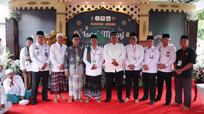 
					Ribuan Napi Muslim Lapas Semarang Ikuti Tabligh Akbar Peringati Isra Mi’raj