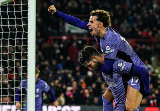 
					Liverpool Kokoh di Puncak Klasemen Usai Bekuk Chelsea 4-1