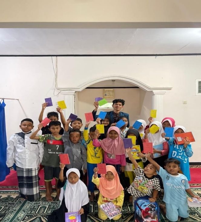 
					Mahasiswa KKN UNDIP melakukan Gerakan Minat Menabung kepada Masyarakat Desa Kebanggan dengan usia <15 tahun