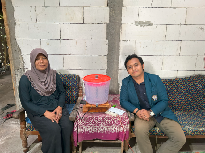 
					Meniris Minyak Tidak Perlu Lagi Menunggu, Mahasiswa KKN UNDIP merancang Alat Peniris Minyak Otomatis