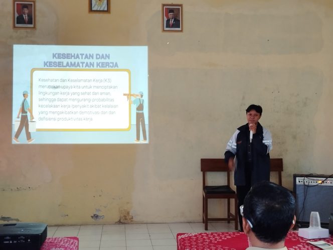 
					Upayakan keselamatan, Tim 1 KKN Undip sosialisasikan terkait Keselamatan dan Kesehatan Kerja (K3) pada bidang konstruksi