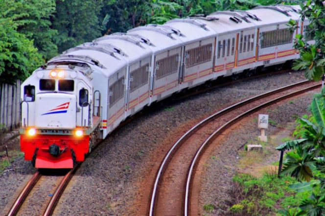 
					Imbas Banjir di Beberapa Titik, KAI Daop 4 Semarang Terapkan Perjalanan Kereta Memutar