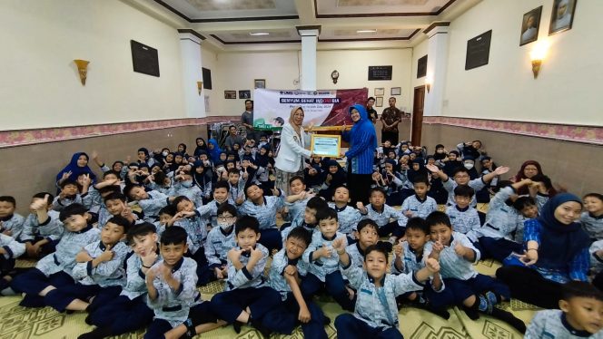
					104 Siswa SD Muhammadiyah 1 SuraCegah Potensi Gigi Berlubang