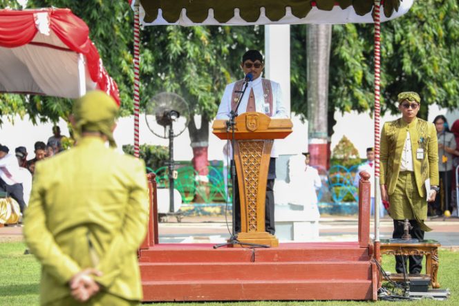 
					Nana Sudjana Apresiasi Kinerja Pemkab Jepara saat Peringati HUT ke – 475