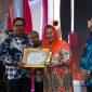 SEMARANG, aNewsid.com – Warga di Gayamsari, Kota Semarang, Jawa Tengah mendukung Walikota Semarang Hevearita Gunaryanti Rahayu maju Kembali mencalonkan diri dalam pemilihan walikota (Pilwalkot) 2024. Alasannya yakni kepemimpinan Wanita yang akrab disapa Mbak Ita ini berjalan dengan baik.