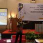 SOLO, aNewsid.com – Berpijak dari International Literacy Associatio, literasi merupakan kemampuan untuk mengenali, memahami, menafsirkan, menciptakan, mengkomputasi, dan berkomunikasi menggunakan symbol visual, auditori, dan digital mengenai topik lintas disiplin dan keilmuan.