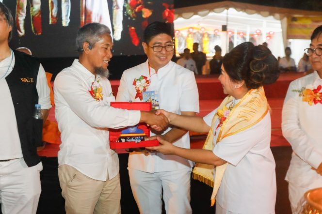 
					Meriahkan Festival Lampion Waisak 2024, Sekda Jateng: Menunjukkan Toleransi dan Kerukunan Antarumat Beragama