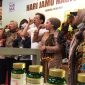 SEMARANG, aNewsid.com - Menyambut Hari Jamu Nasional yang diperingati pada tanggal 27 Mei, PT Industri Jamu Dan Farmasi Sido Muncul Tbk (Sido Muncul) menggelar acara “Ayo Minum Jamu” dengan mengundang 100 pedagang jamu ke Pabrik Sido Muncul di kawasan Ungaran Semarang, pada Kamis, 30 Mei 2024.