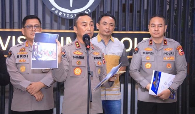 
					Kasus Viral Pembunuhan Vina di Cirebon Masih Berlanjut, Polri Limpahkan Berkas ke Kejaksaan Hari Ini