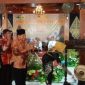 GROBOGAN, aNewsid.com - Pemkab Grobogan menggelar Lomba sinden Muda Nasional (LSMN) 2024, Sabtu (3/8). Lomba yang merupakan tahun kedua ini, menurut Bupati Grobogan Sri Sumarni menjadi momentum untuk mengugah pentingnya peran sinden sebagai penjaga warisan budaya.