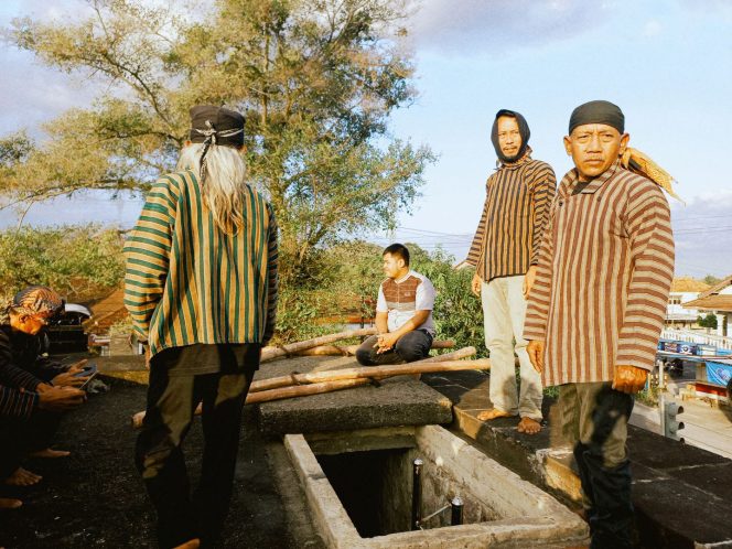 
					Mengenal Tradisi Jamasan Kecamatan Selogiri Menggunakan Media Leaflet